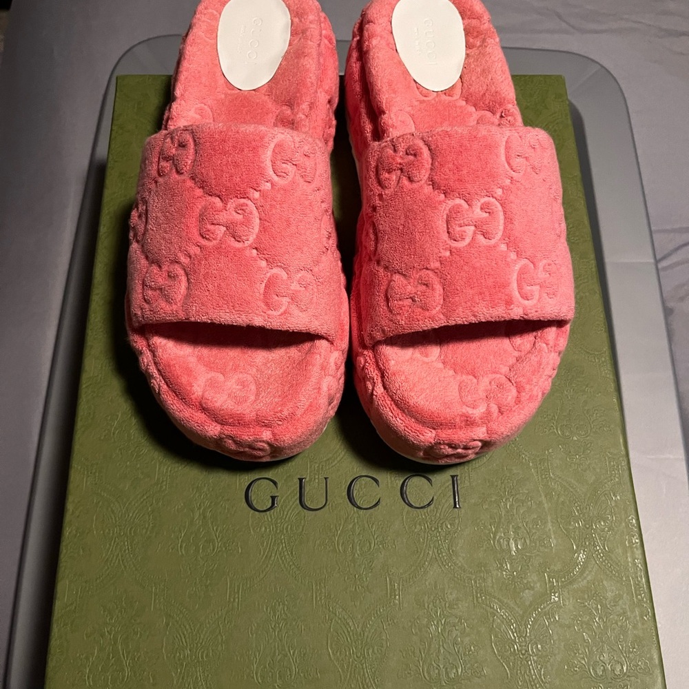Gucci Pink Plush Slide Sandals - Picture 6 of 8